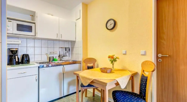 Am Schloonsee Haus C - Apartments mit Strandkorb, Book Apartment Heringsdorf Usedom