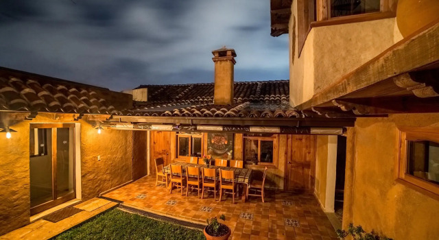 Cerrillo 18 San Cristóbal - Hostel, Забронировать Хостел Отели Сан-Кристобаль-де-лас-Касас с парковкой, рядом с Central Plaza &amp; Park, Парковка