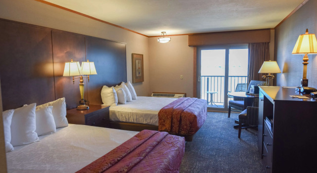 Четырёхместный номер Standard с видом на озеро Best Western Plus Dockside Waterfront Inn