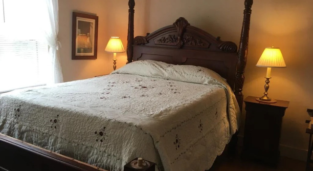 Ludington Blue Spruce Inn, Забронировать Отель Ладингтон штат Мичиган
