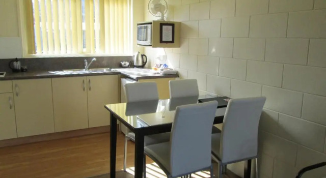 Апартаменты Shortland Court Motel