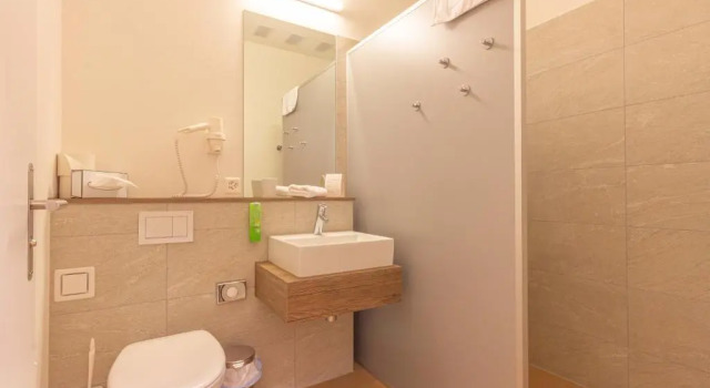 Четырёхместный номер Economy B&B Hotel Peter und Paul