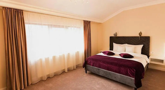 4Cardinals Boutique, Rezerwuj Boutique Hotel Hotele w Prahova Valley z parkingiem, Parking