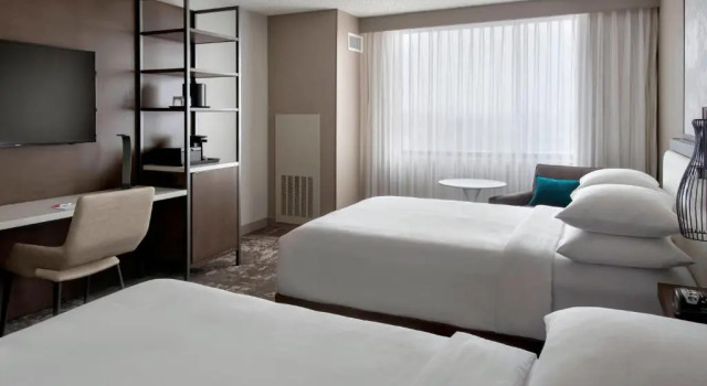 Четырёхместный номер Standard Marriott Albany