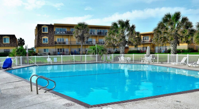Beachfront Penthouse - Three Bedroom Condo