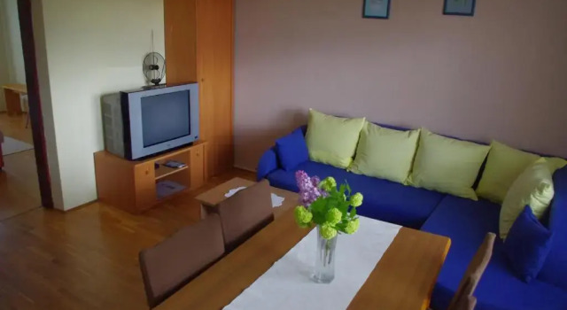 Apartment Tomy, Rezerwuj Apartament Hotele w Karlovac county z parkingiem, Parking