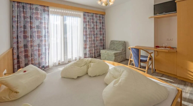 Haus Schluder - Familie Stanitzer, Rezervați Hotel Hoteluri în Carintia cu parcare, Parcare