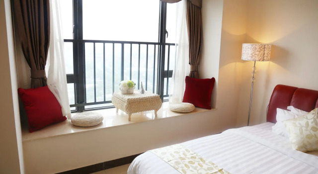 Yi Long International Apartment