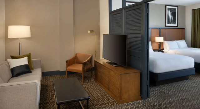 Номер Standard DoubleTree Suites by Hilton Lexington