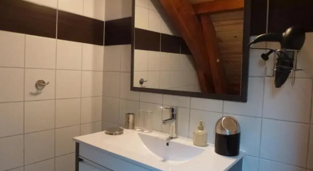 Номер Comfort Le Rocher des Ducs, Chambres dhôtes, parking privé, abris motos