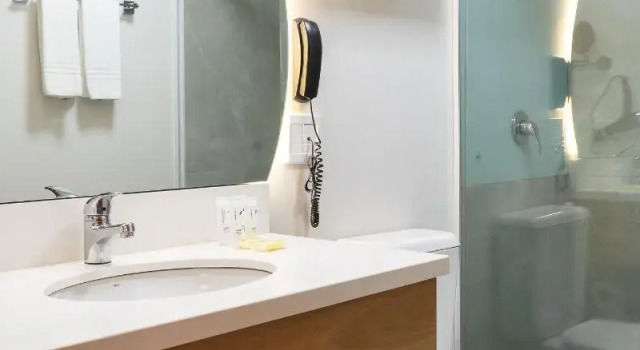 Одноместный номер Deluxe с балконом Blue Tree Towers Millenium Porto Alegre
