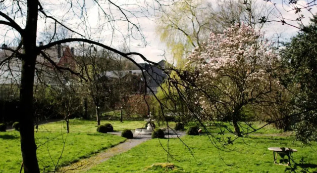 Апартаменты Chesterfield appartement -view on garden