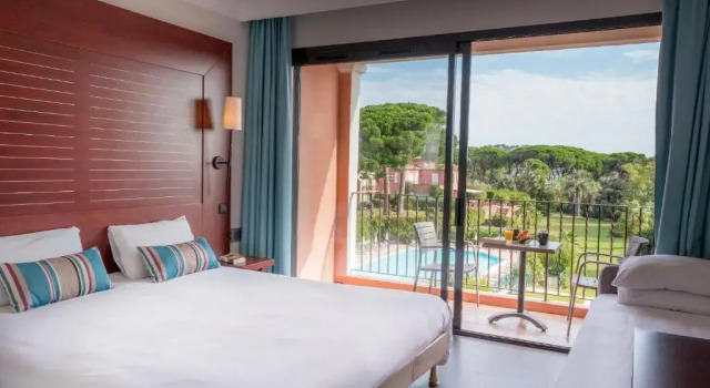 Трёхместный номер Standard с видом на сад Hôtel Les Jardins De Sainte-Maxime