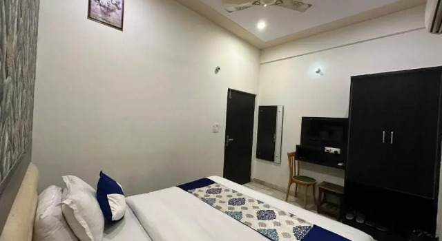 Двухместный номер Standard Hotel Aaradhya Residency