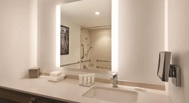 Четырёхместный номер Radisson Hotel Seattle Airport