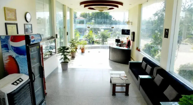 Hotel Rani Bagh Resort