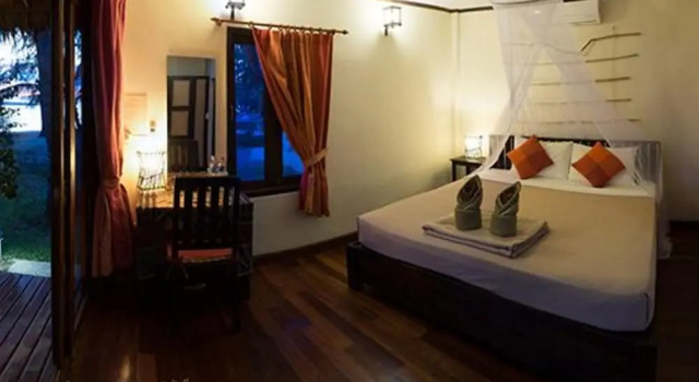 Бунгало с балконом и с видом на бассейн Baan Manali Resort