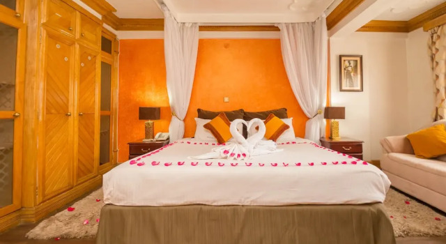Люкс c 1 комнатой с балконом Marble Arch Hotel