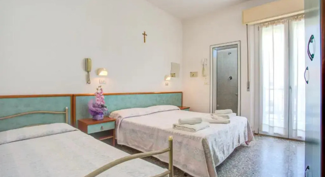 Трёхместный номер Standard с балконом Hotel Diamante COLAZIONE XL PARCHEGGIO GRATIS A 5 CHILOMETRI DA RIMINI FIERA