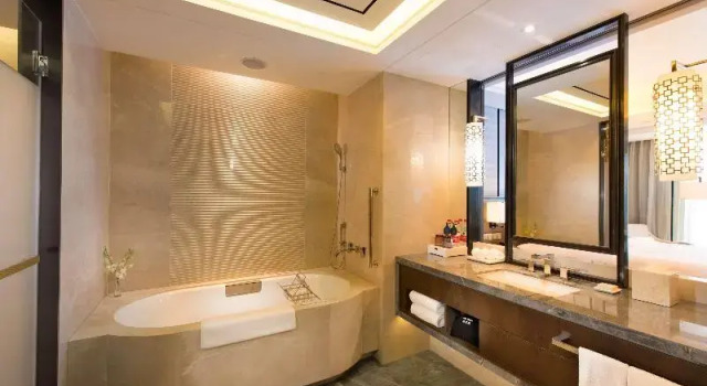 Номер Standard с балконом и с видом на озеро Hilton Zhoushan