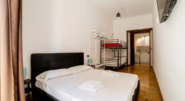 Inside Chiaia Rooms, Забронировать Апартаменты/квартира Апартаменты Неаполя, рядом с Кастель-дель-Ово, Апартаменты/квартира