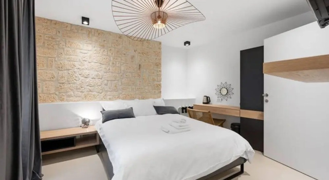 Deluxe City Room For 2 Free Parking, Забронировать Отель Отели Шибеник 3 звезды, рядом с Sibenik Town Museum, 3*