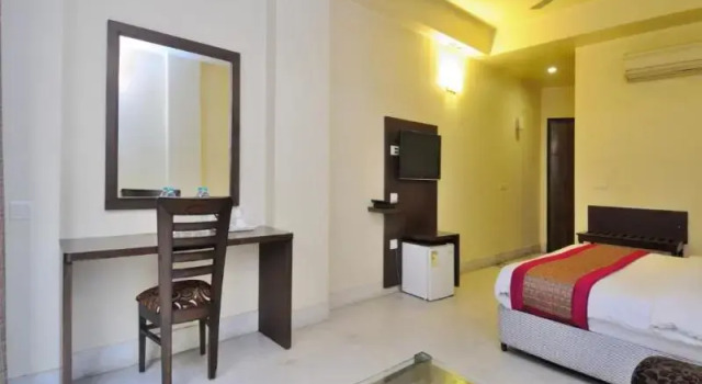Двухместный номер Deluxe (No Window) Hotel Shanti Villa- New Delhi Railway Station