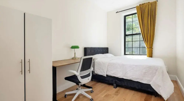 Номер Standard Little manhattan 5 min walk to Times Square Private bathroom World cup 2026 ready