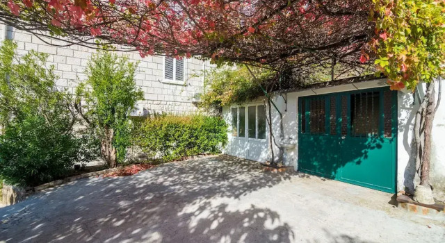 Студия с балконом Apartment Zana