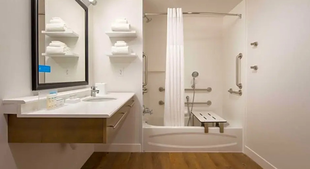 Четырёхместный номер Accessible Hampton Inn And Suites By Hilton Portland-Pearl District