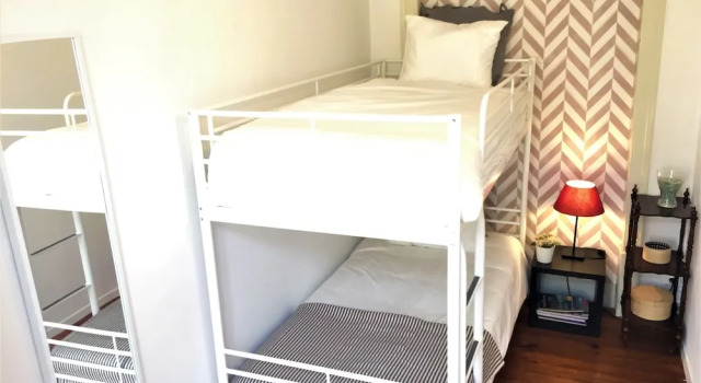 Апартаменты с 4 комнатами с балконом Charming Vintage Auto Check-in Flat in Baixa