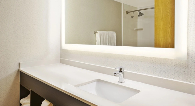 Двухместный люкс Holiday Inn Express & Suites Chicago-Midway Airport by IHG