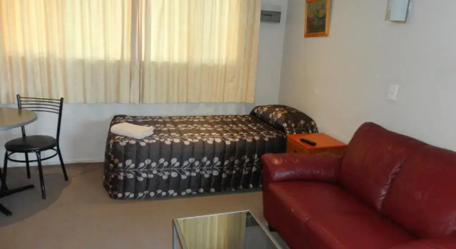 Апартаменты Superior Bealey Avenue Motel