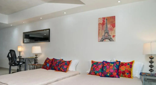 Ocean Front Condo Sleeps 4 Adults-Grand Venetian T3000-1606, Book Hotel Hotels in Jalisco with a Pool, Swimming Pool