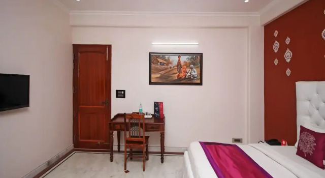 OYO 8430 Absin Hospitality, Забронировать Отель Грейтер-Нойда штат Уттар-Прадеш