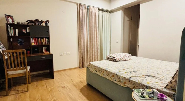 Luxurious 2-bedroom Apartment With Shared Pool in Gurugram, Varaa Huoneisto Hotellit Haryana pysäköinnillä, Pysäköinti