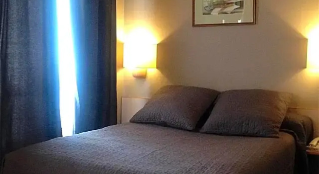 Номер Superior Hotel Paris Vesinet -ex Auberge des 3 Marches
