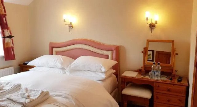 Claremount House B&B, Забронировать Отель «постель и завтрак» Отели Голуэй с парковкой, Парковка