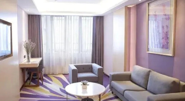 Двухместный люкс Lavande Hotel Shenzhen International Convention and Exhibition Center & Shajing Jingji Baina