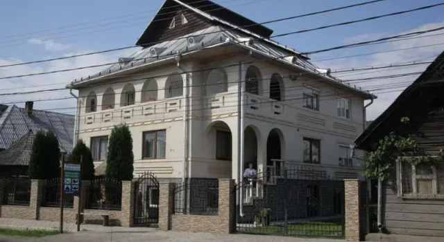 Pension Bud, Rezerwuj Hotel Hotele w Carpathians - Romania z parkingiem, Parking