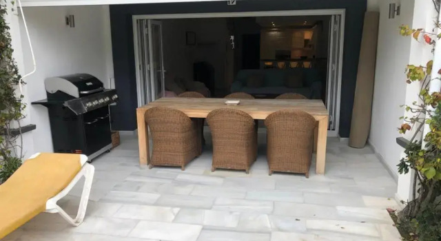 Апартаменты Frontline Aloha Golf Townhouse for a family minutes from Puerto Banus Marbella and Best Beaches
