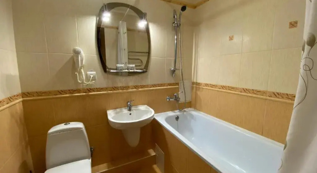 Standardowy jednoosobowy pokój i balkonem i z widokiem Dnepr Hotel