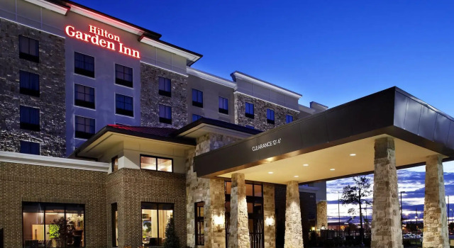 Кровать в общем номере Hilton Garden Inn Texarkana