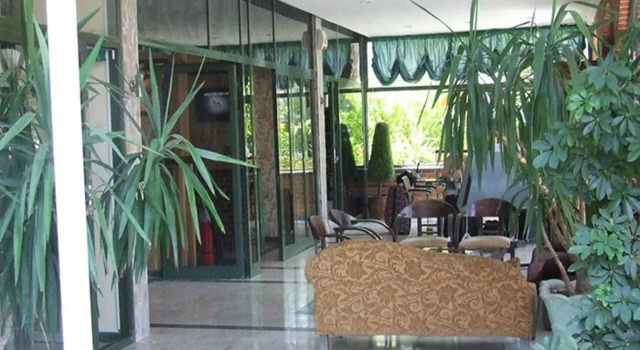 Maxwell Holiday Club