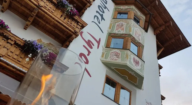 ALPENHOTEL TYROL, Забронировать Отель Отели Пертизау с парковкой, рядом с Zwölferkopflift, Парковка