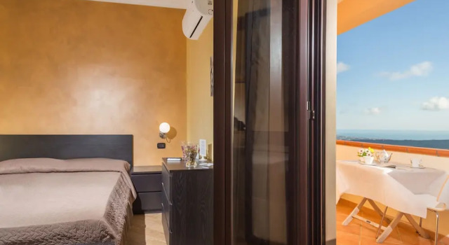 Komfort Doppel Zimmer mit Meerblick B&B Montemare