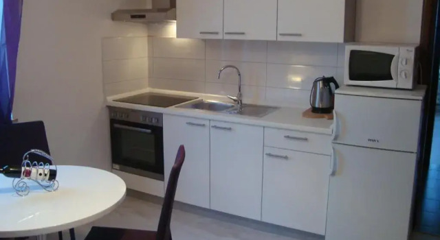 Апартаменты c 1 комнатой с видом на сад Apartments Peloža