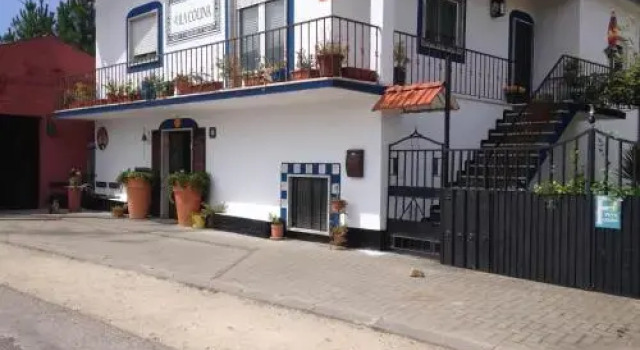 Vila Colina B&B, Забронировать Отель «постель и завтрак» Помбал Бейра-Алта