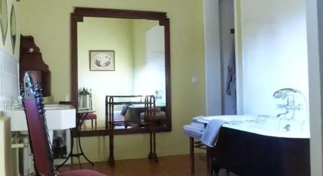 Manoir du Plessis au Bois, Varaa Bed and Breakfast  