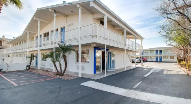 Motel 6 Phoenix East